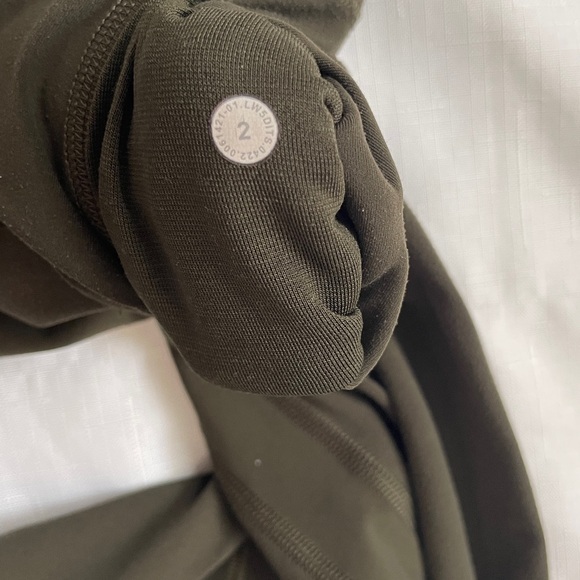 lululemon athletica olive green Leggings 28” inseam - Picture 2 of 6